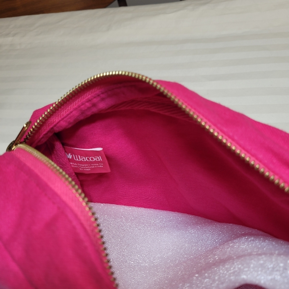 Wacoal Pink Cosmetic Bag - Picture 4 of 8